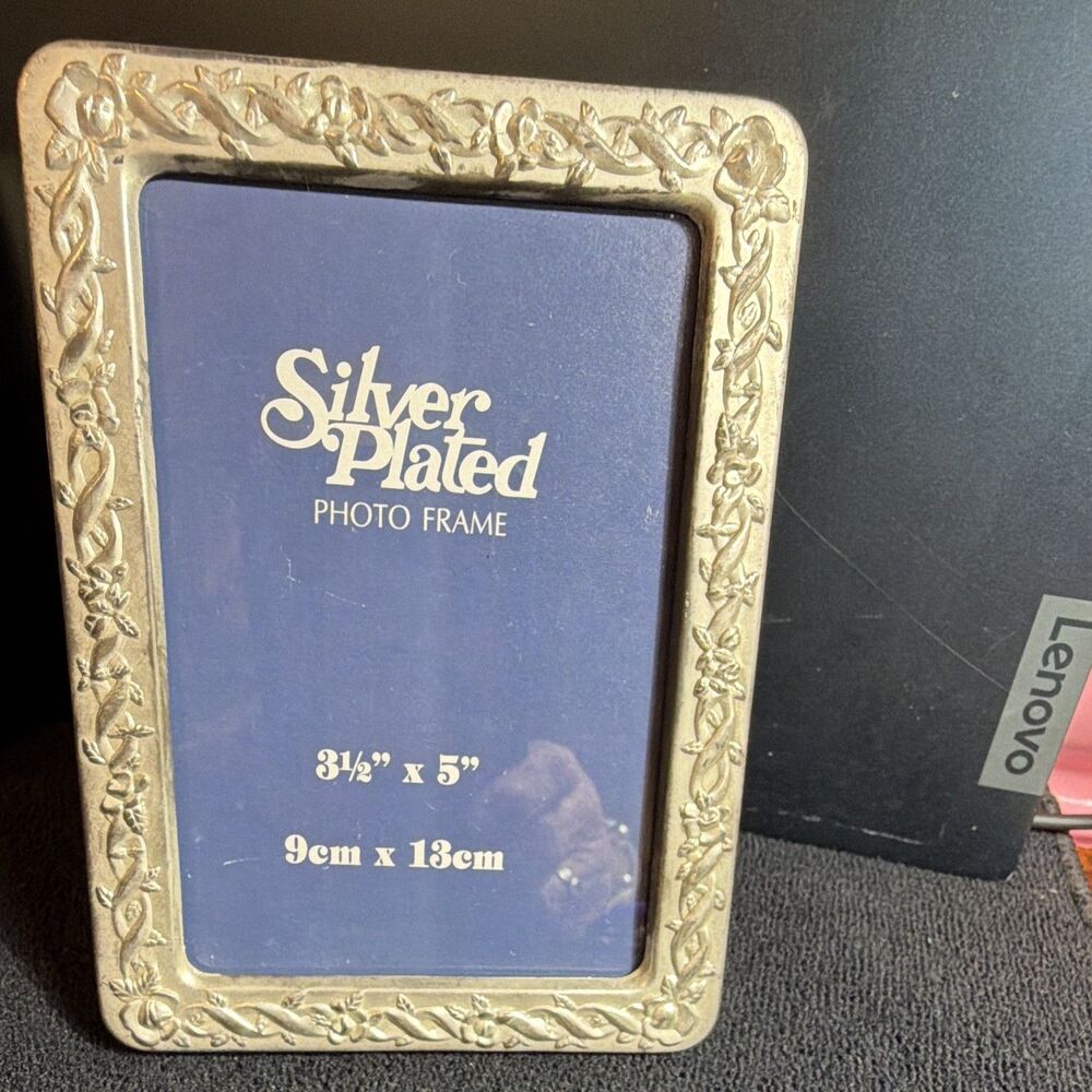 Vintage Silver Plated 3.5x5 Photo Frame Ornate Embossed Rose Vine Velvet Back